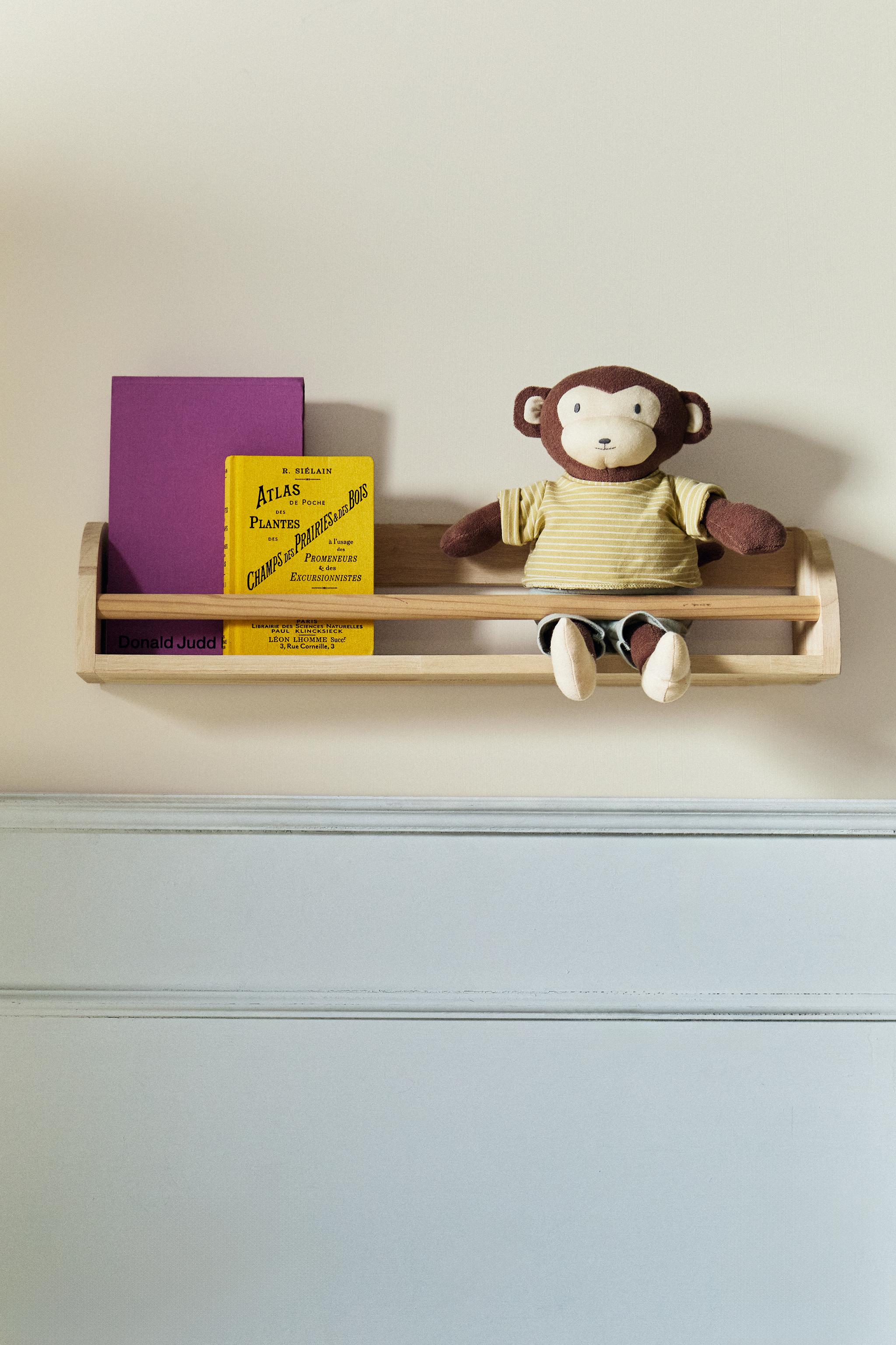 KIDS’ WOODEN SHELF WITH FRONT BAR